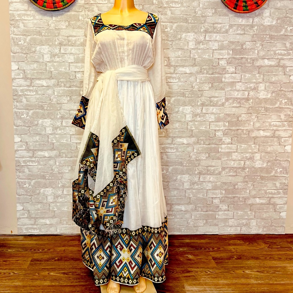 Ethiopian /Eritrean Traditional dress /bahilwe kemis (የሐበሻ የሐገር ባህል ልብስ)